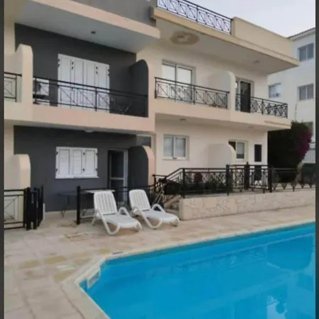 Johny's House * Πόλη